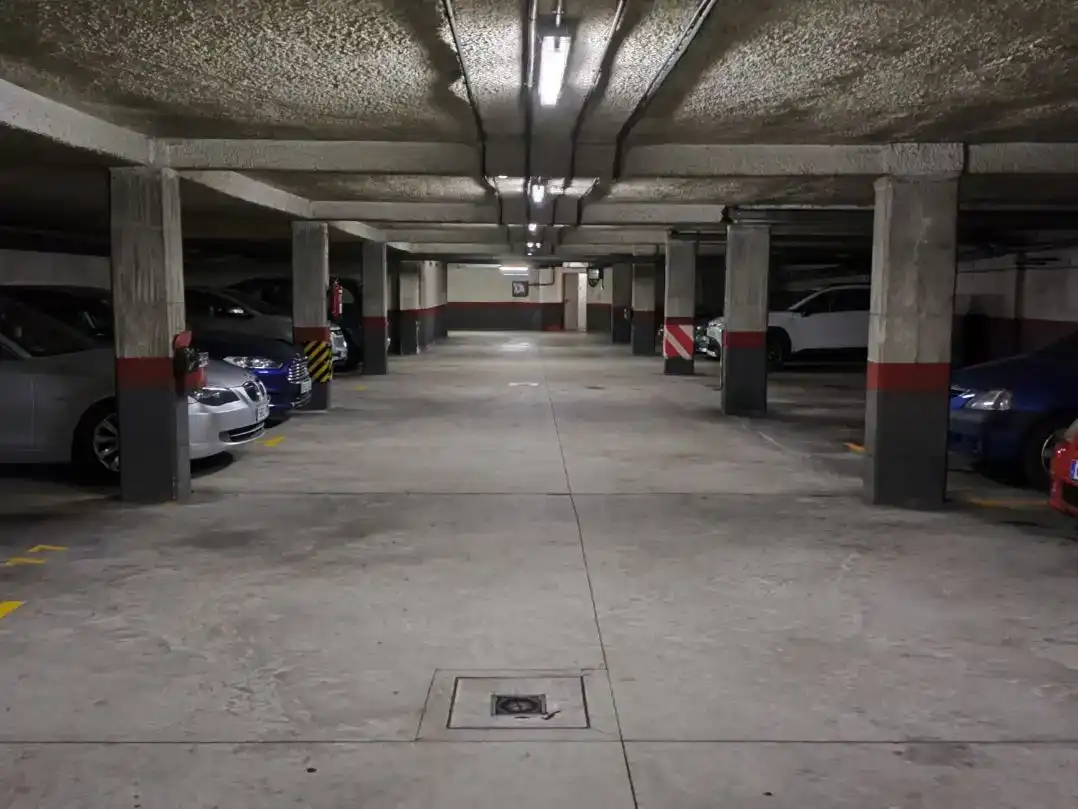 Aparcament de Dúplex en venda en Morcín amb Jardí privat, Parquet i Traster