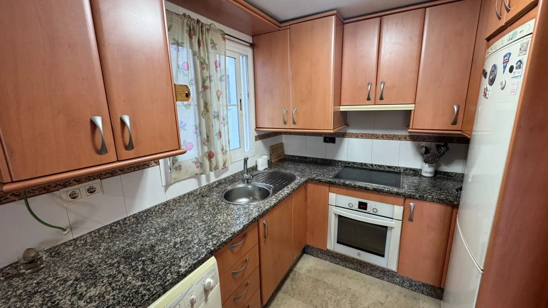 Cocina de Ático en venta en Rincón de la Victoria con Aire acondicionado, Terraza y Trastero
