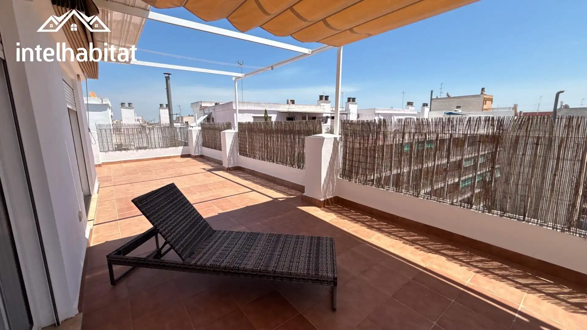 Terrasse von Dachboden zur Miete in Valencia mit Klimaanlage, Terrasse und Abstellraum