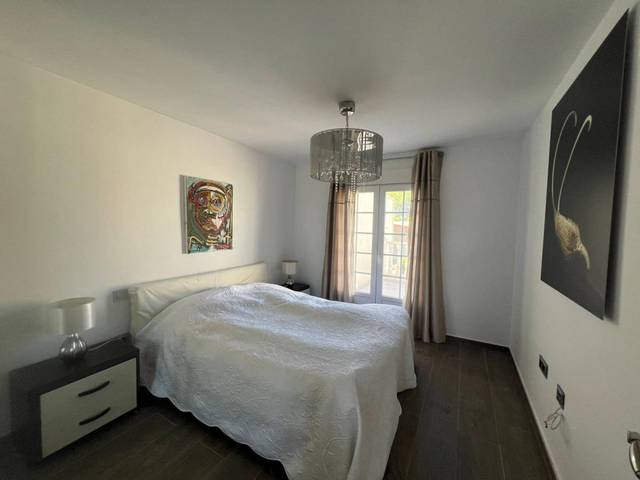 Casa-chalet en Venta en C. 23 Agosto en San Isidro