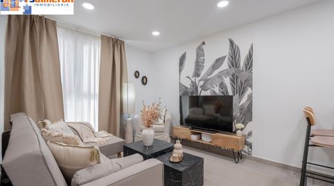 Foto 2 de Piso en venta en Avenida Pablo Picasso, Barrio de Zaidín, Granada Capital