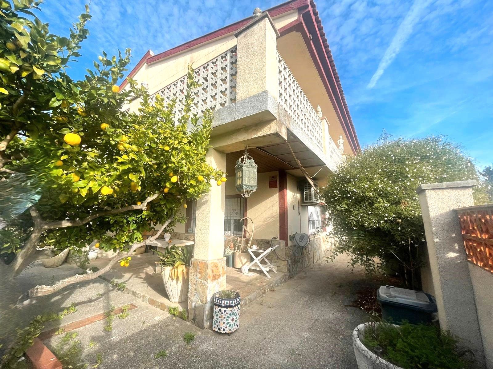 Vista exterior de Casa o chalet en venta en Castellbisbal con Terraza y Piscina