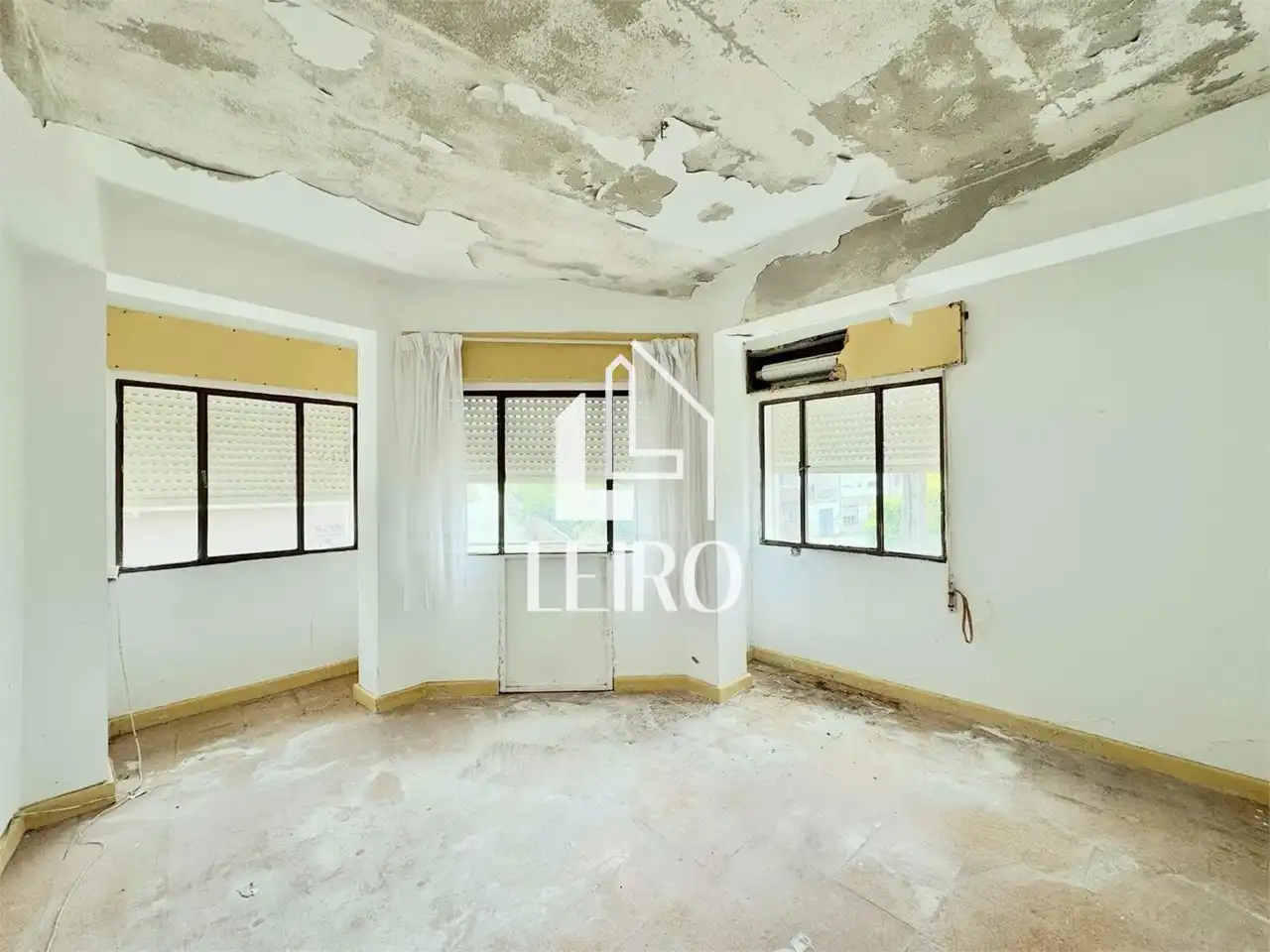 Sala de estar de Edificio en venta en Catoira