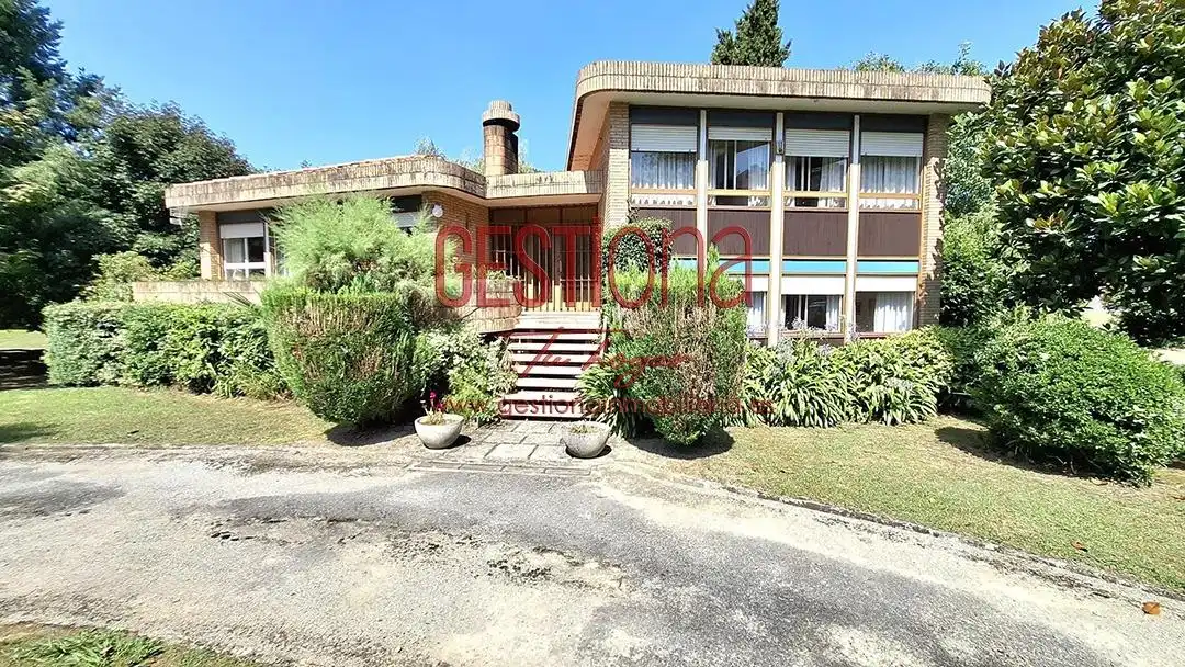 Vista exterior de Casa o chalet en venta en Medio Cudeyo con Jardín privado