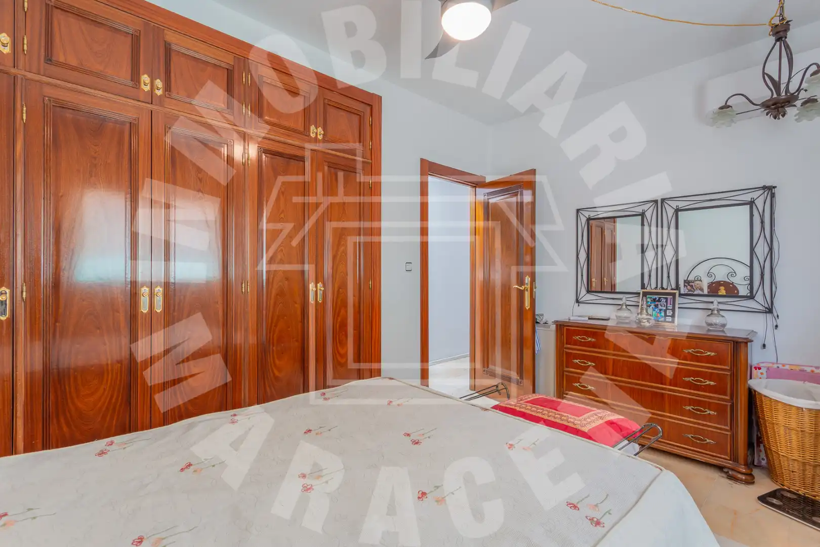 Habitación de Dúplex en venta en Maracena con Aire acondicionado, Terraza y Horno
