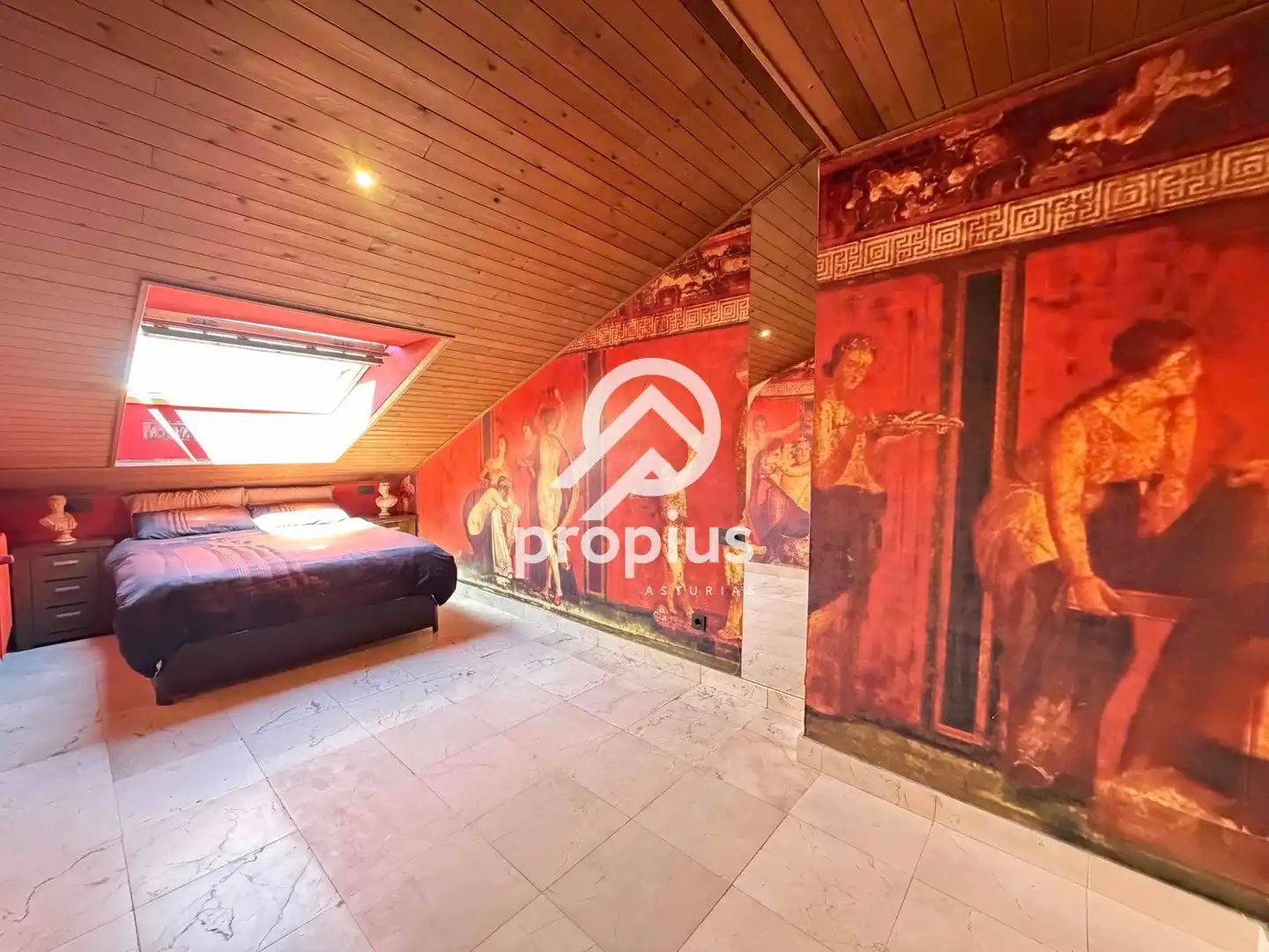 Schlafzimmer von Dachboden zum Verkauf in Llanes mit Heizung, Terrasse und Abstellraum