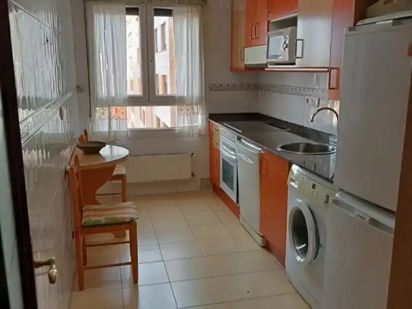 Kitchen of Flat for rent in Gijón 