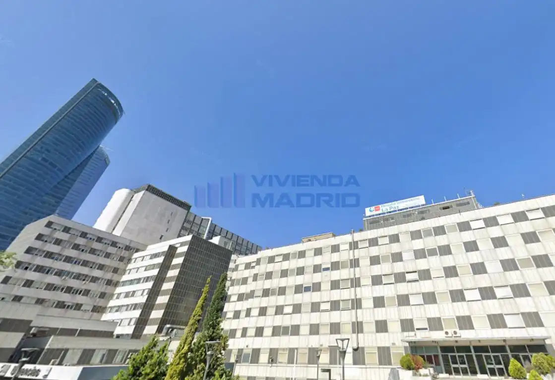 Außenansicht von Wohnung zur Miete in Madrid mit Heizung, Terrasse und Abstellraum