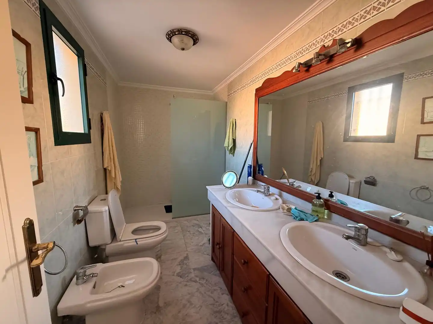 Bathroom of Detached homes for sale in Algeciras  with Swimming Pool