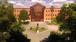 Vista exterior de Piso en venta en Madrid con Trastero y Amueblado