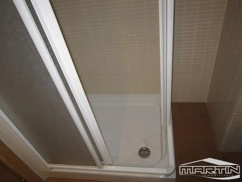 Baño de Piso de alquiler en Lucena con Aire acondicionado, Terraza y Trastero