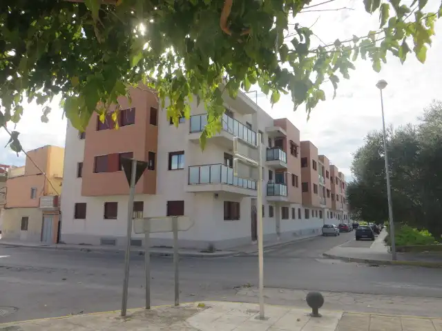 Parking with lift for sale in Teodoro Llorente