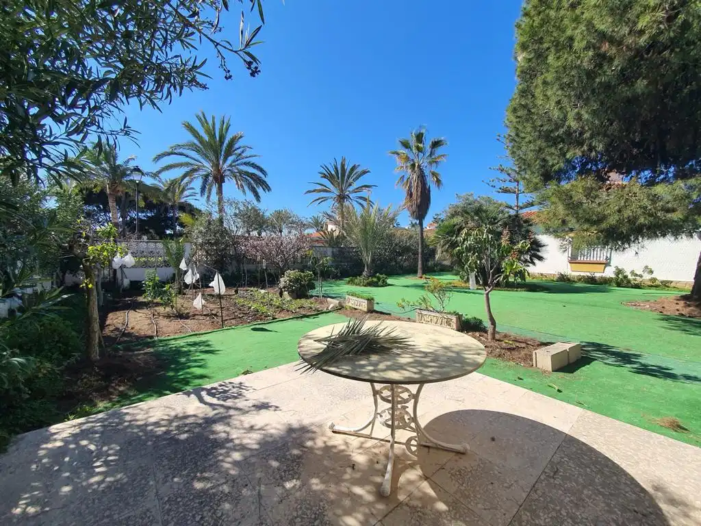 Chalet con jardín en venta en Centro Internacional, imagen 26