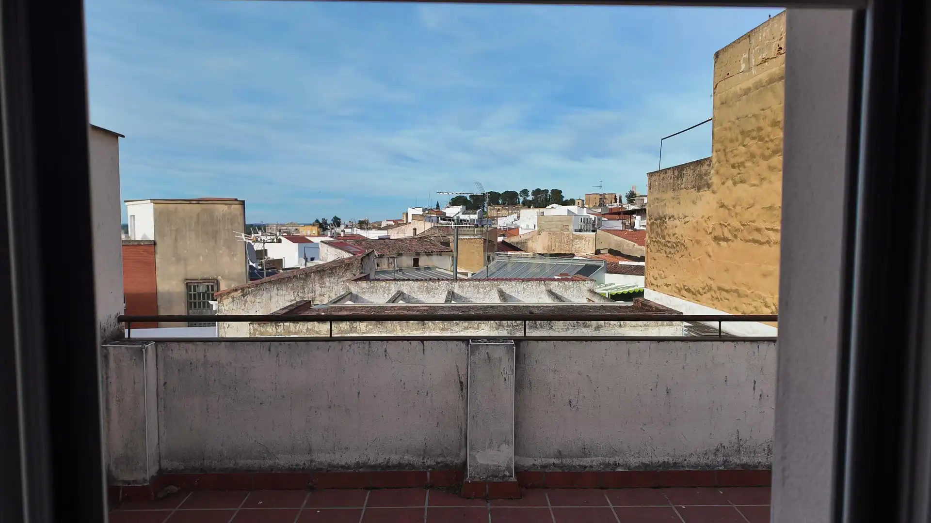 Außenansicht von Maisonette zum Verkauf in Badajoz mit Klimaanlage, Abstellraum und Waschmaschine