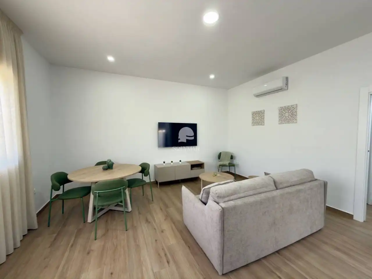 Sala d'estar de Casa o xalet de lloguer en Vélez-Málaga amb Aire condicionat i Moblat