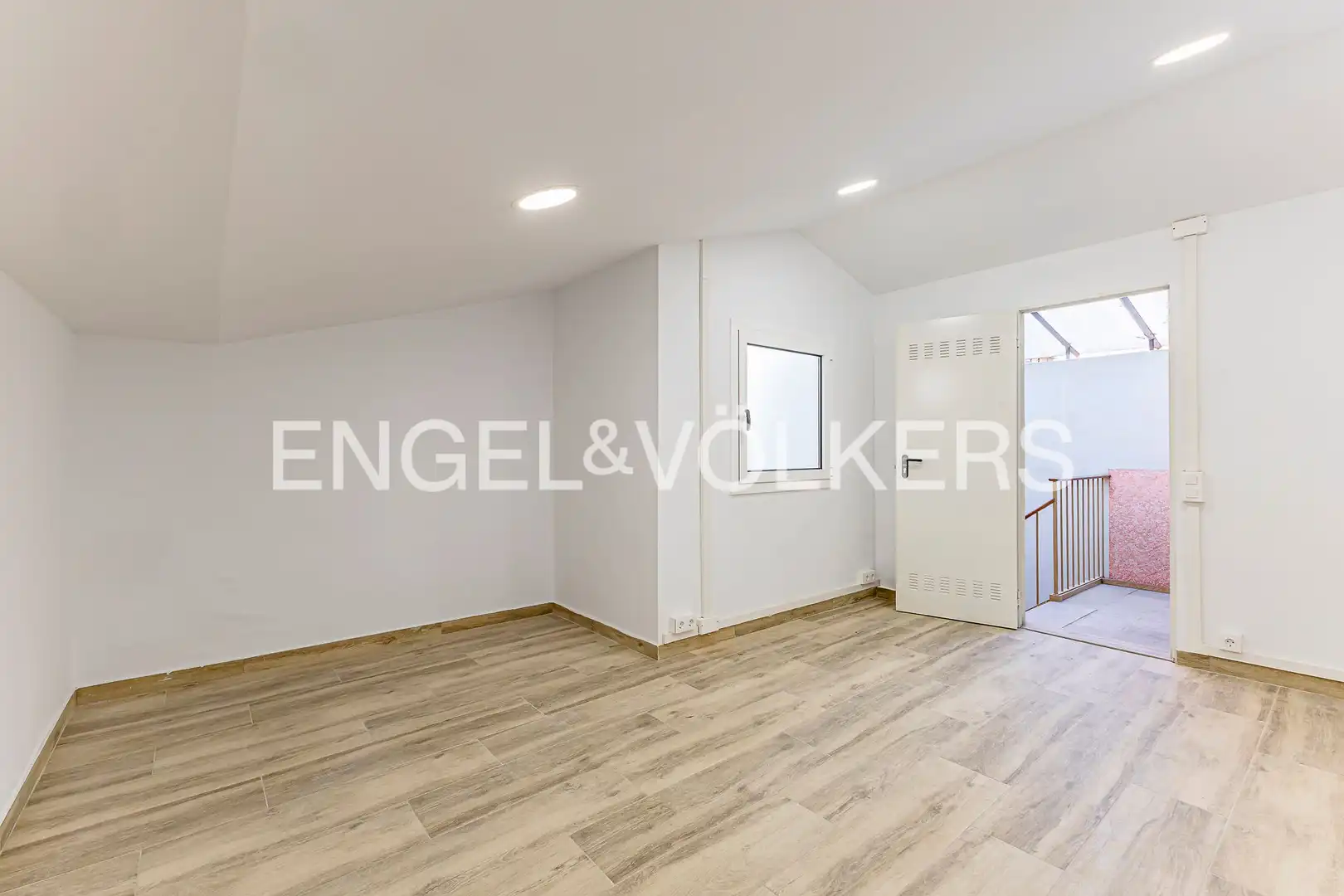 Piso en venta en Barcelona con Aire acondicionado, Calefacción y Terraza