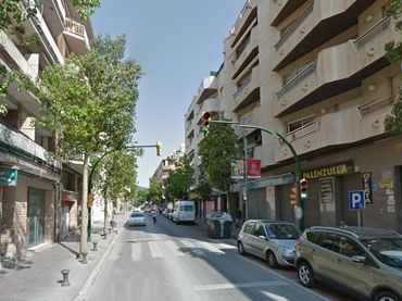 Aparcament amb ascensor en venda a Centre