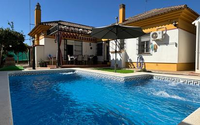 Piscina de Casa o xalet en venda en Montequinto amb Piscina