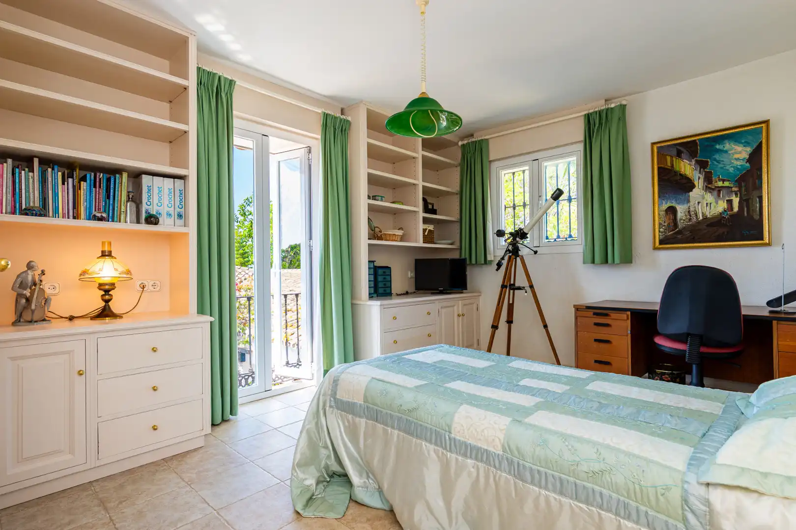 Dormitori de Casa o xalet en venda en Mijas amb Aire condicionat, Jardí privat i Terrassa