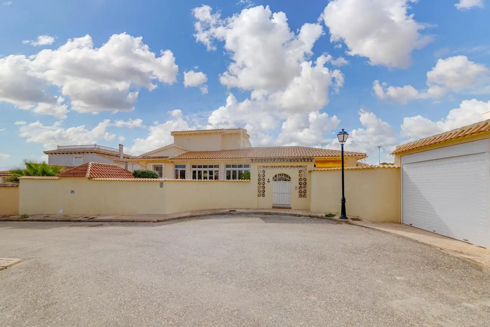 Casa o xalet en venda a Carrer Carrer de la Sierra Morena-las Filipinas, Villamartín - Las Filipinas