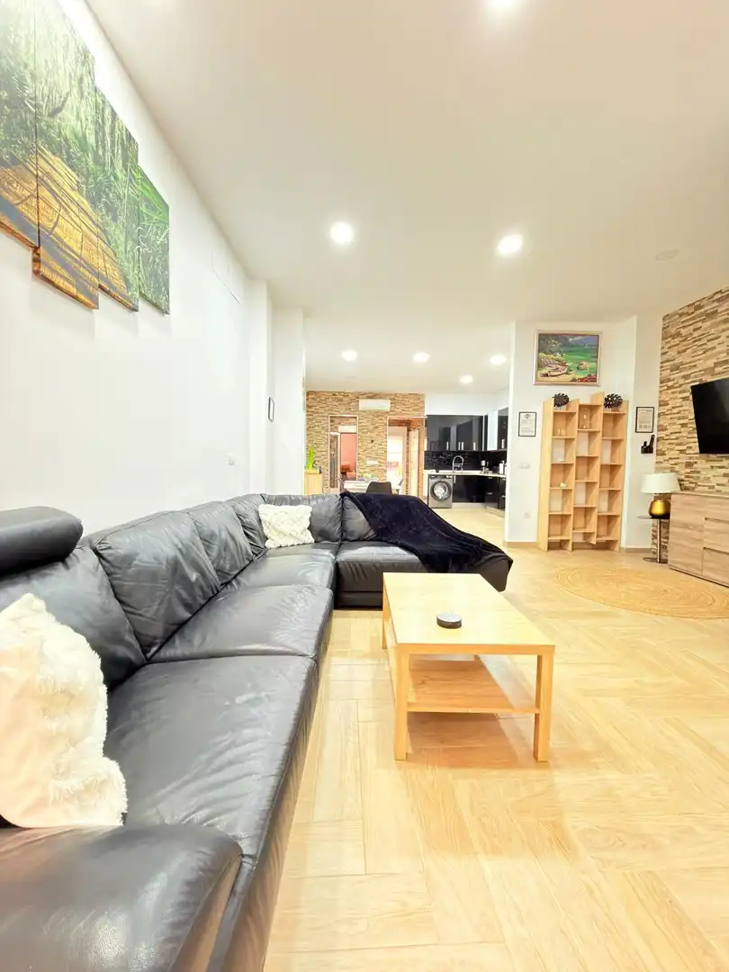 Flat with terrace for sale in Calle de San Vicente, imagen 4