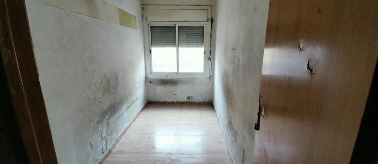 Bedroom of Flat for sale in Sabadell