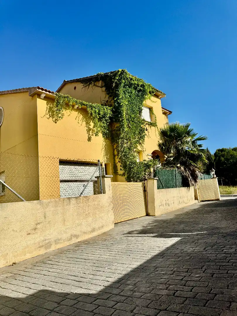 Vista exterior de Casa o chalet en venta en Creixell con Calefacción, Jardín privado y Terraza