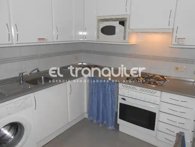 Kitchen of Flat for rent in Madrid  with Air Conditioner, Parquet flooring and Swimming Pool