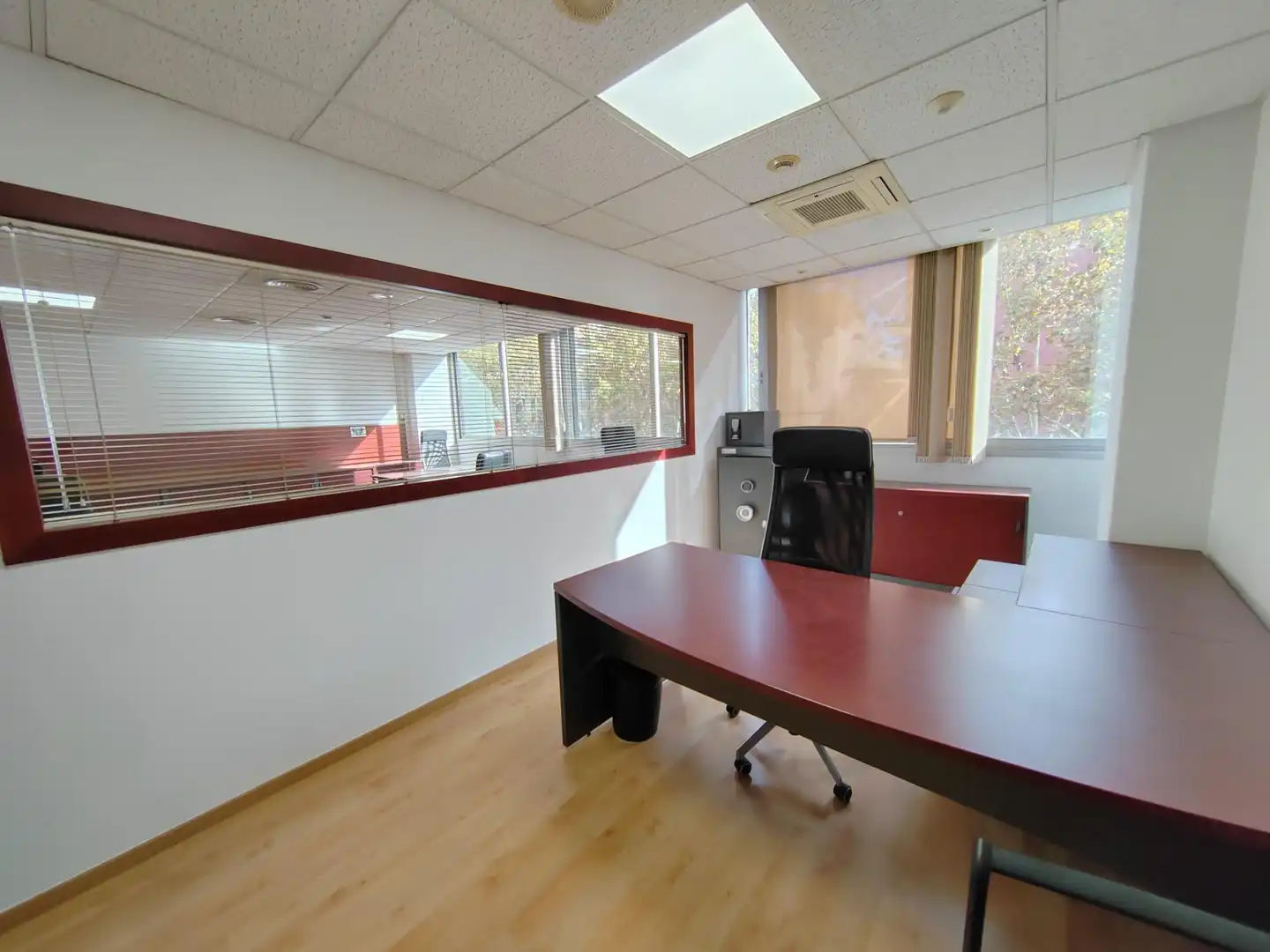Oficina en venta en Barcelona con Aire acondicionado, Calefacción y Amueblado
