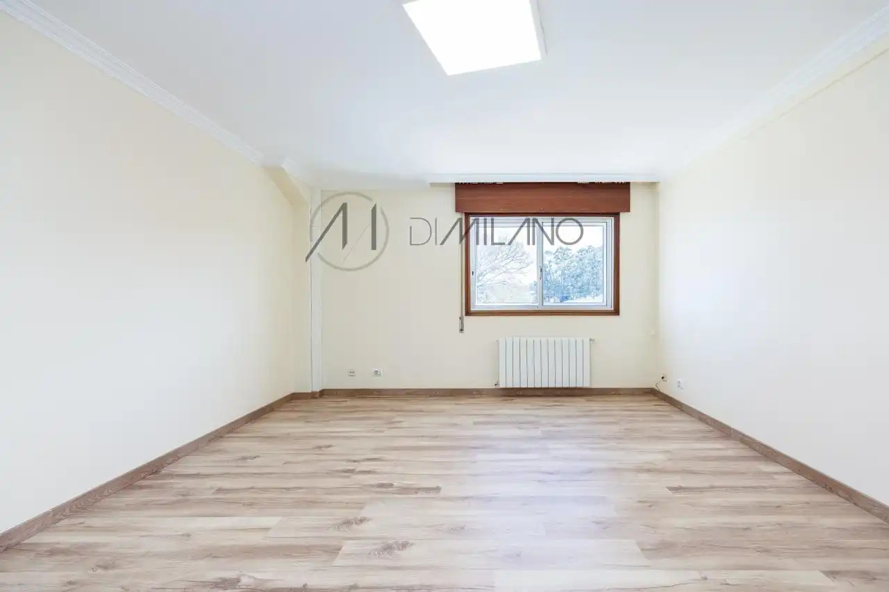 Habitación de Casa o chalet en venta en Vigo  con Calefacción, Jardín privado y Parquet
