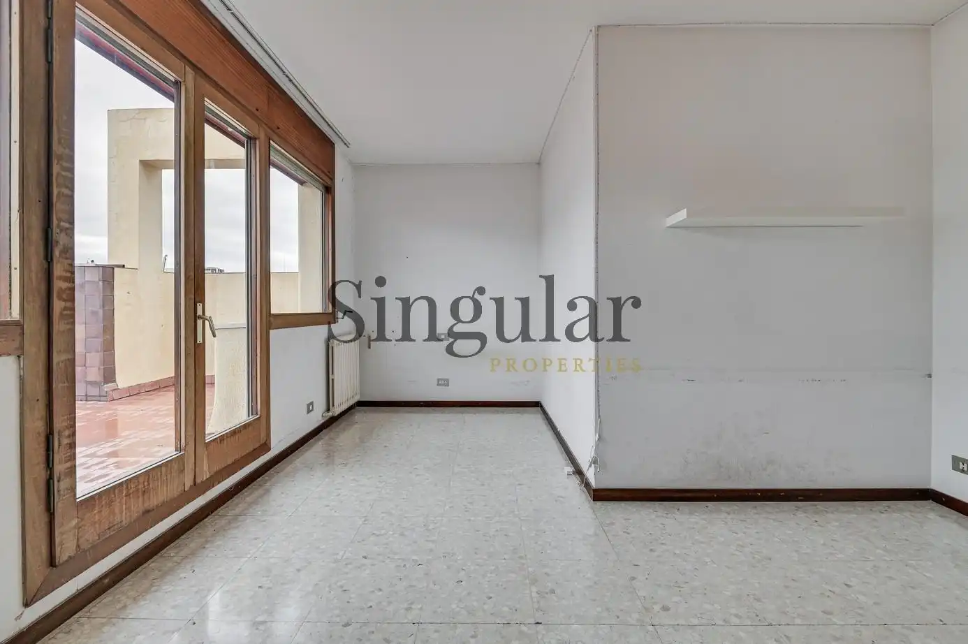 Habitación de Ático en venta en Barcelona con Calefacción, Terraza y Piscina
