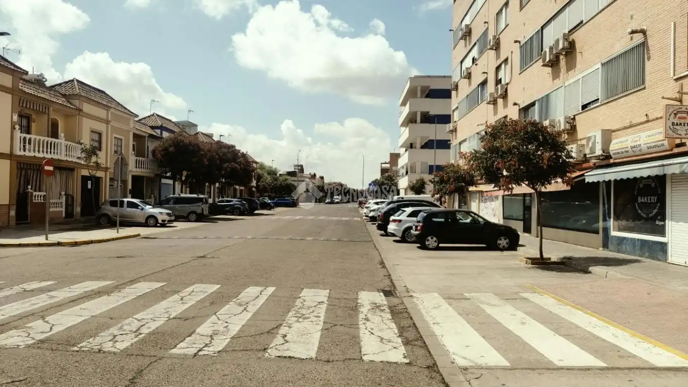 Vista exterior de Piso en venta en La Rinconada con Aire acondicionado