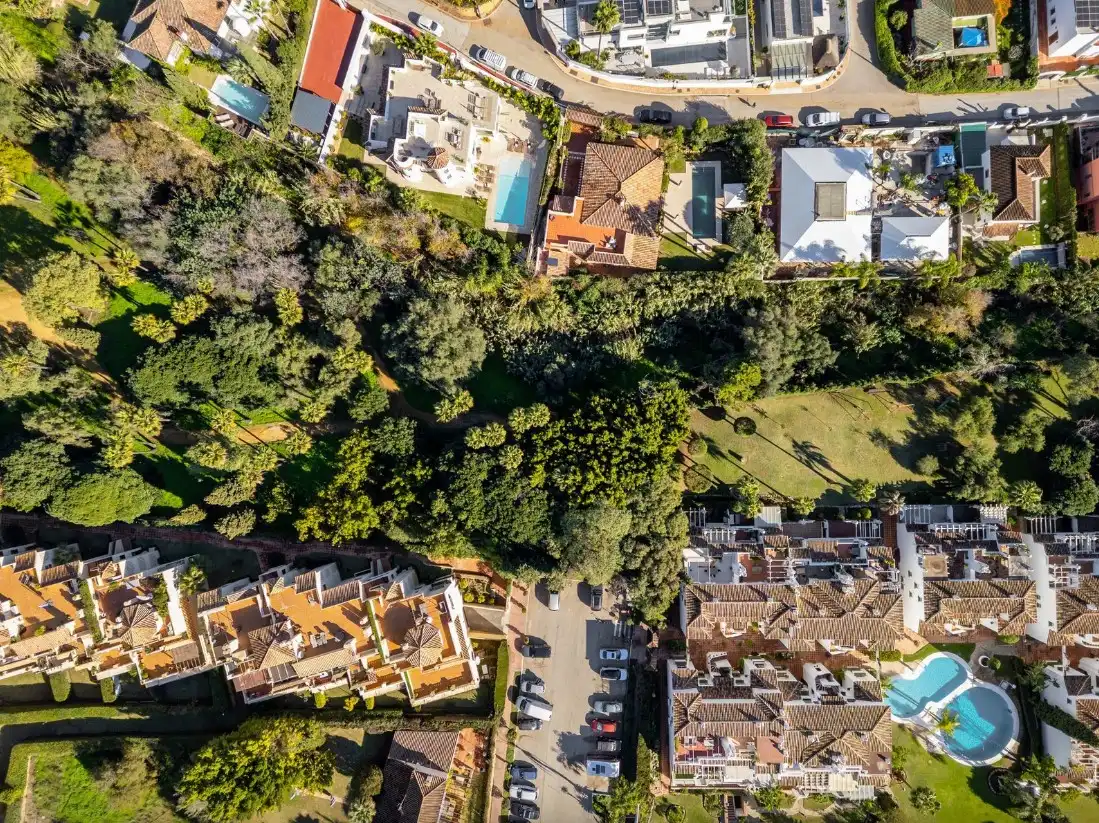 Vista exterior de Dúplex en venda en Marbella amb Aire condicionat, Calefacció i Jardí privat