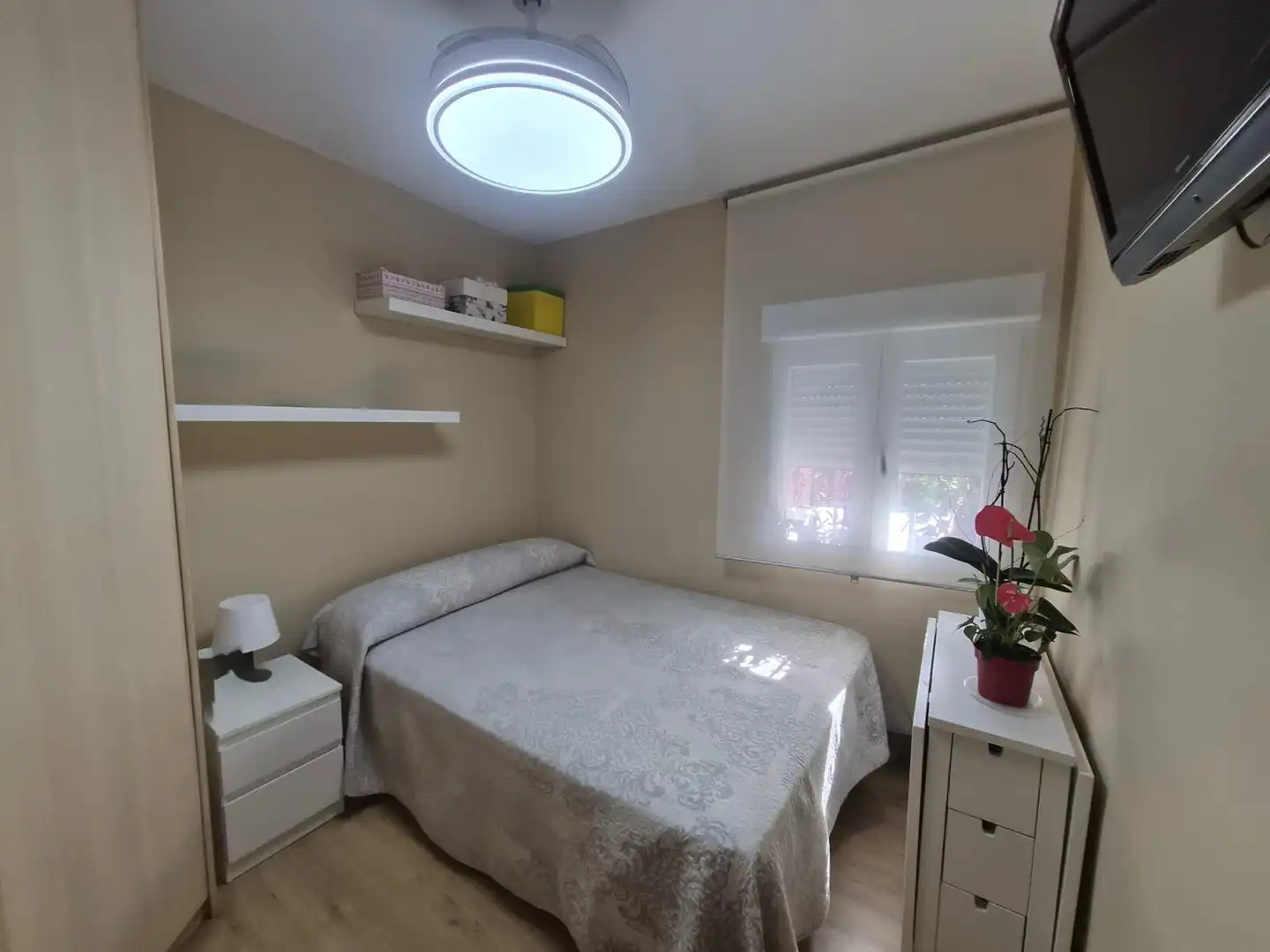 Bedroom of Flat for sale in Madrid  with Air Conditioner, Heating and Furnished