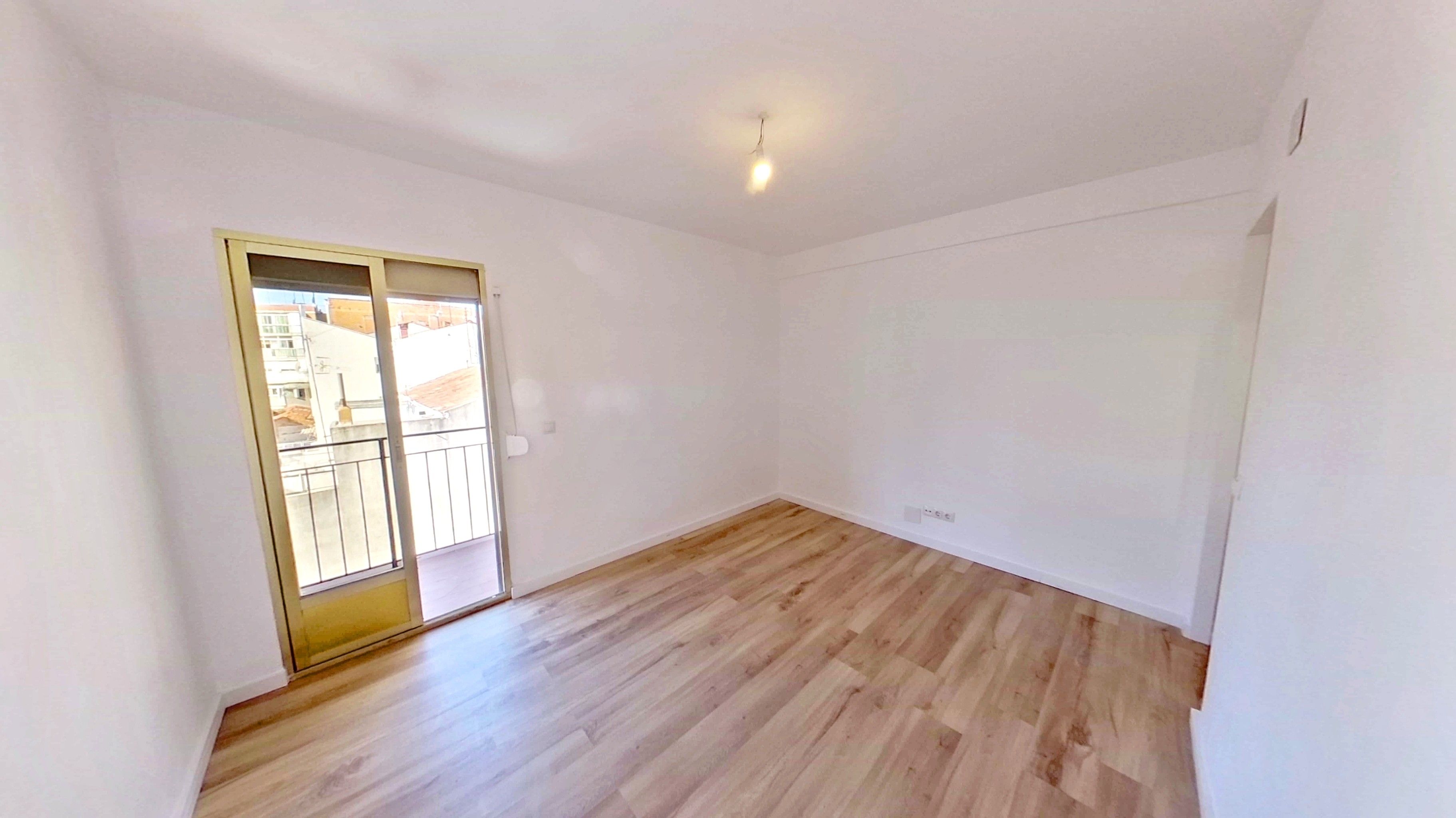 Dormitori de Apartament de lloguer en  Madrid Capital amb Terrassa, Forn i Es permeten mascotes