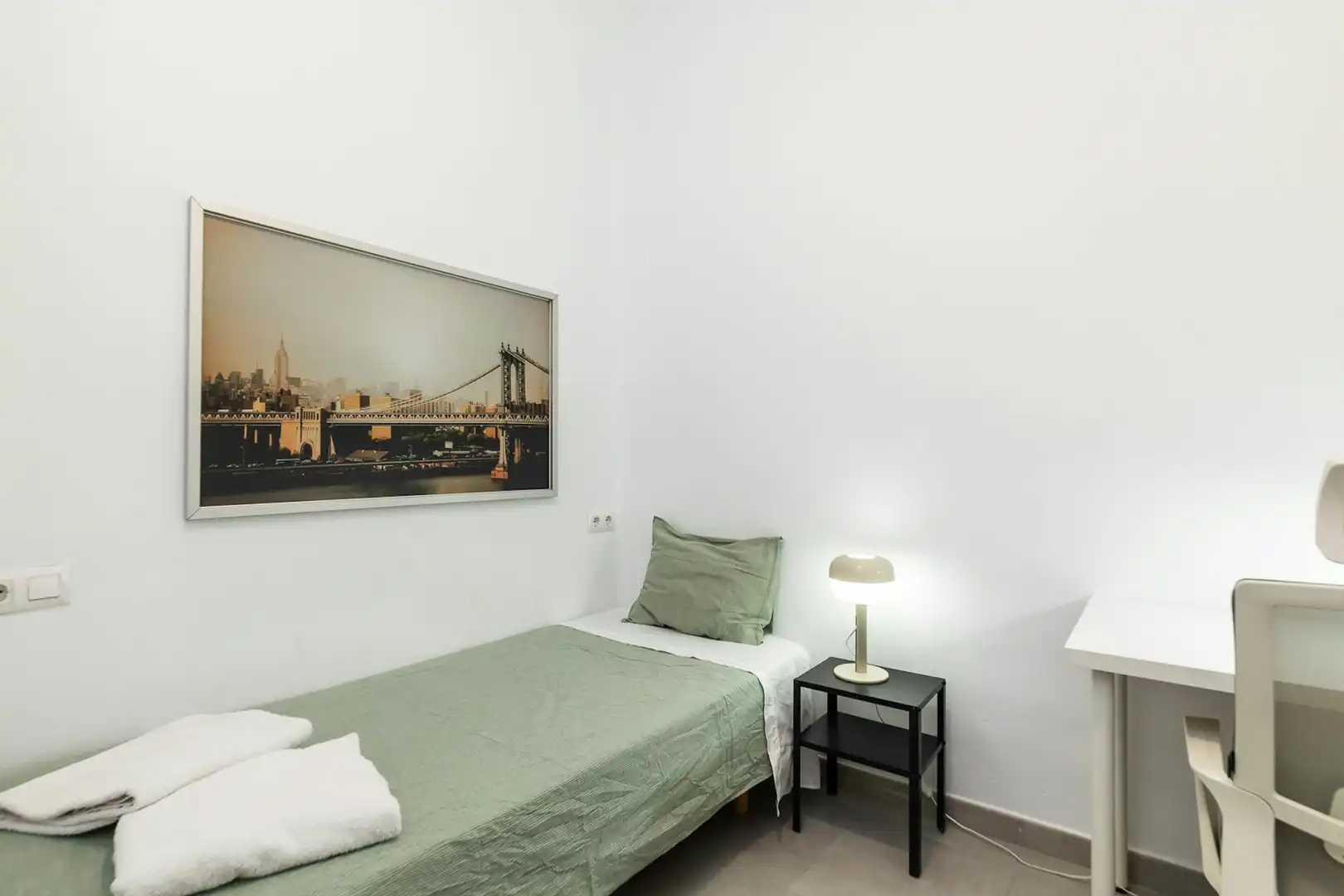 Habitación de Piso para compartir en Valencia con Calefacción, Amueblado y Lavadora