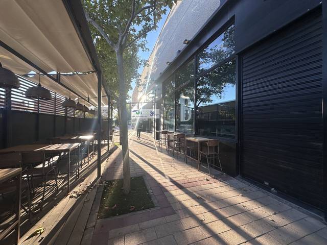Local comercial en Venta en AVDA DE LA ILUSTRACION en Montecanal