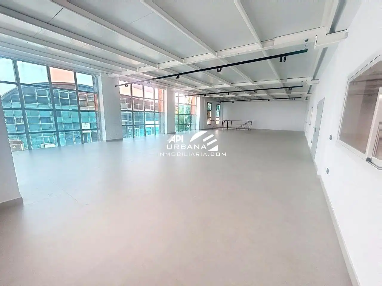 Industrial building to rent in Avenida de La Rioja, imagen 4