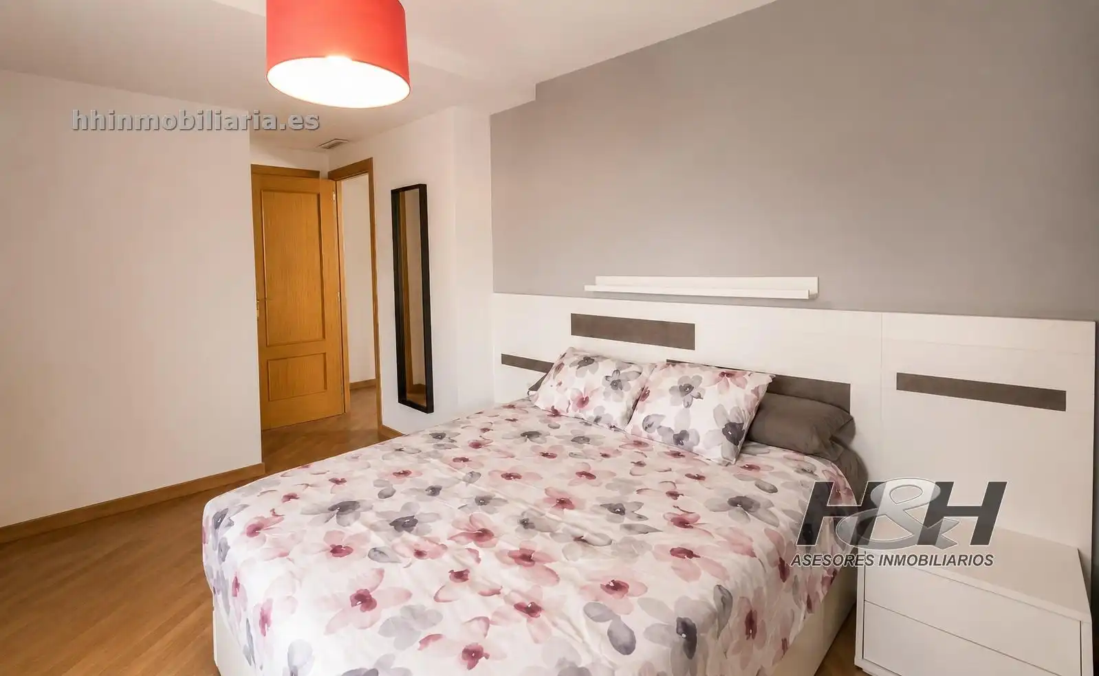 Habitación de Ático en venta en Burjassot con Aire acondicionado, Calefacción y Balcón