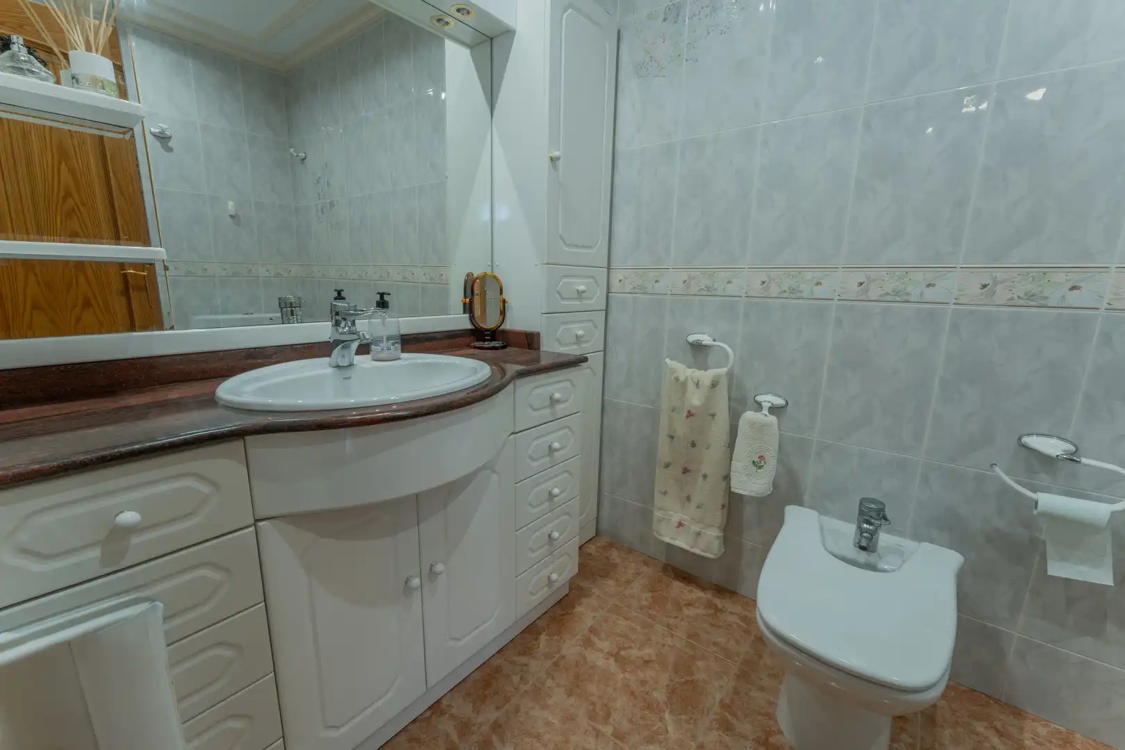 Badezimmer von Wohnung zum Verkauf in Elche / Elx mit Heizung, Terrasse und Möbliert