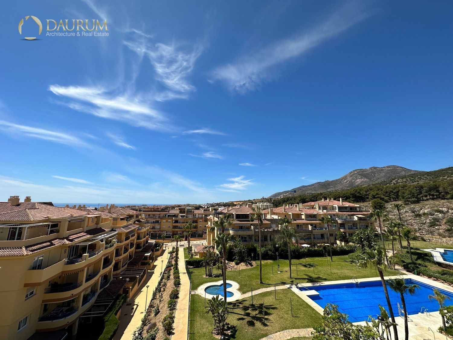 Außenansicht von Maisonette zum Verkauf in Torremolinos mit Klimaanlage, Terrasse und Abstellraum