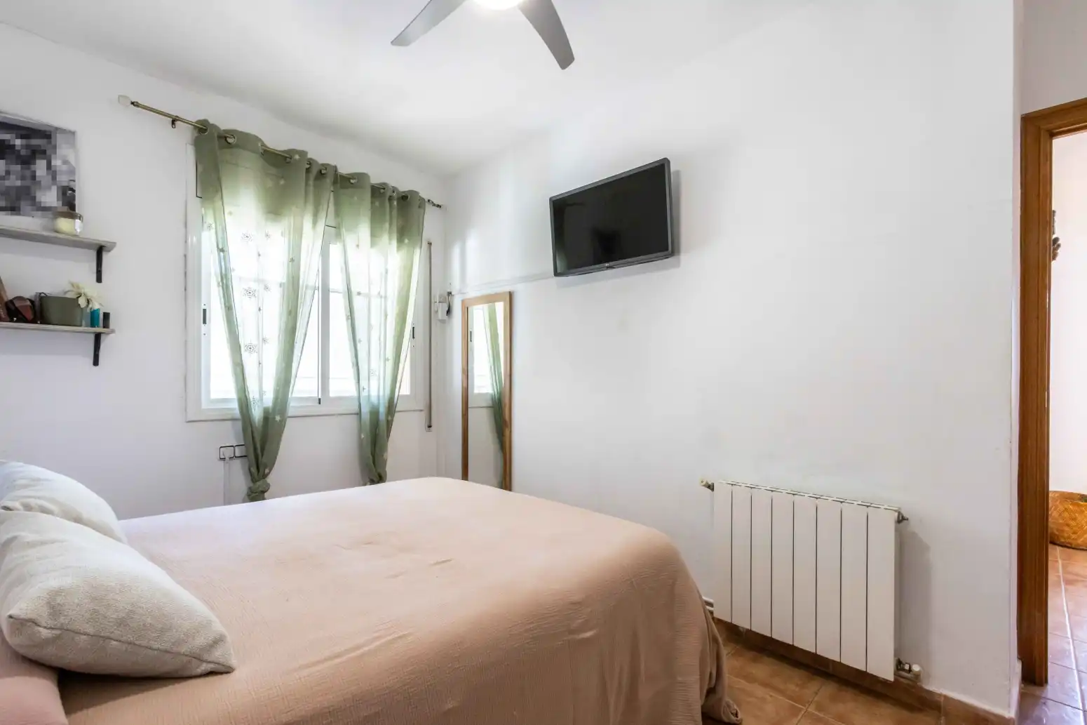 Dormitori de Casa o xalet en venda en Viladecavalls amb Jardí privat i Moblat