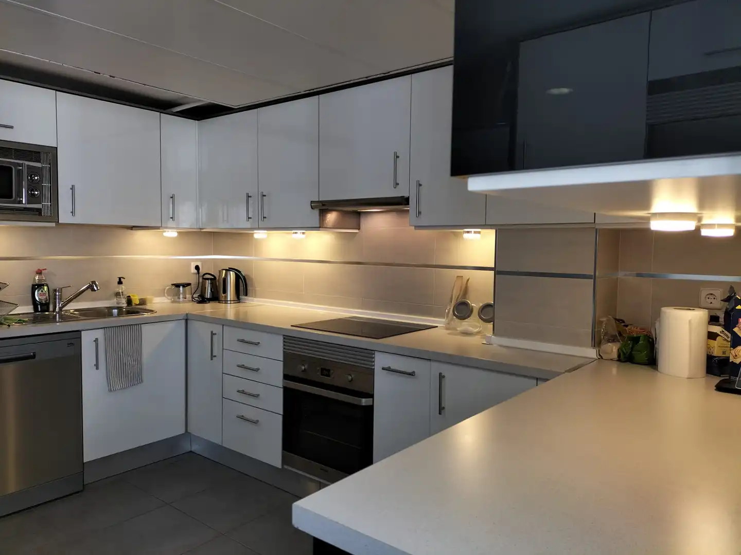Kitchen of Flat for share in Madrid  with Air Conditioner, Heating and Furnished