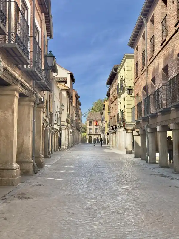 Vista exterior de Pis en venda en Alcalá de Henares amb Calefacció
