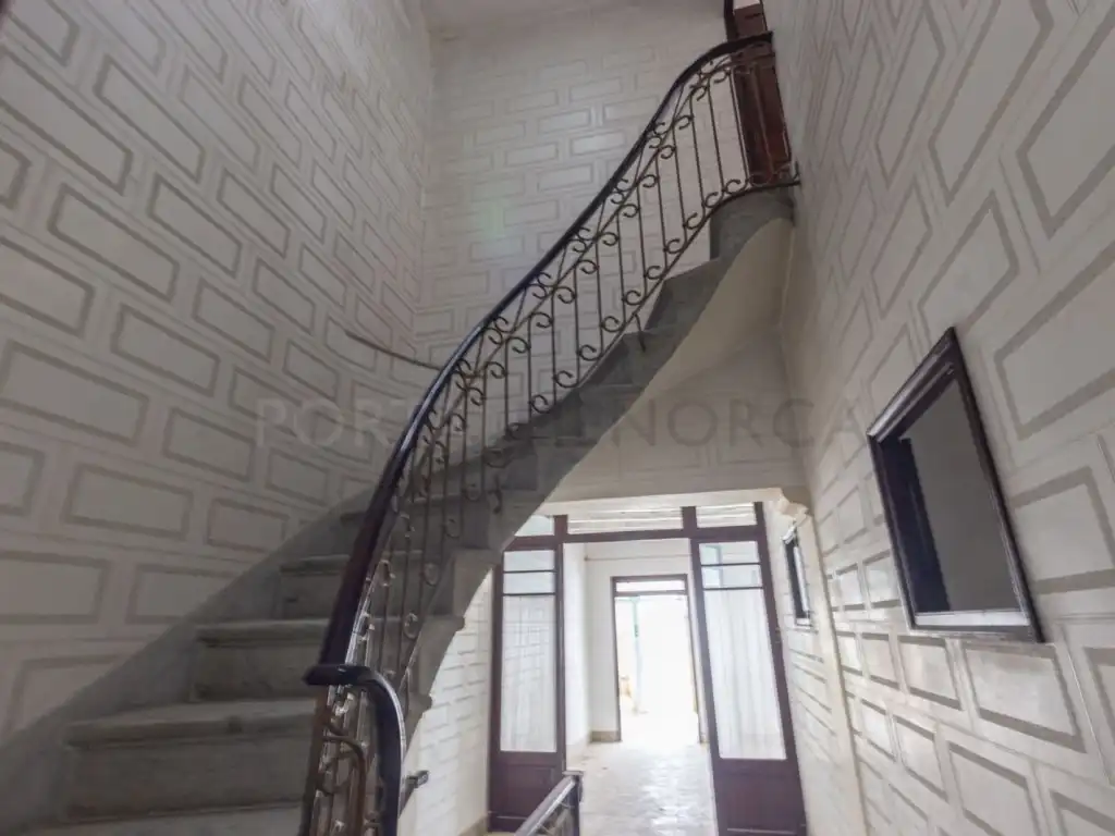 House for sale in Calle Arraval