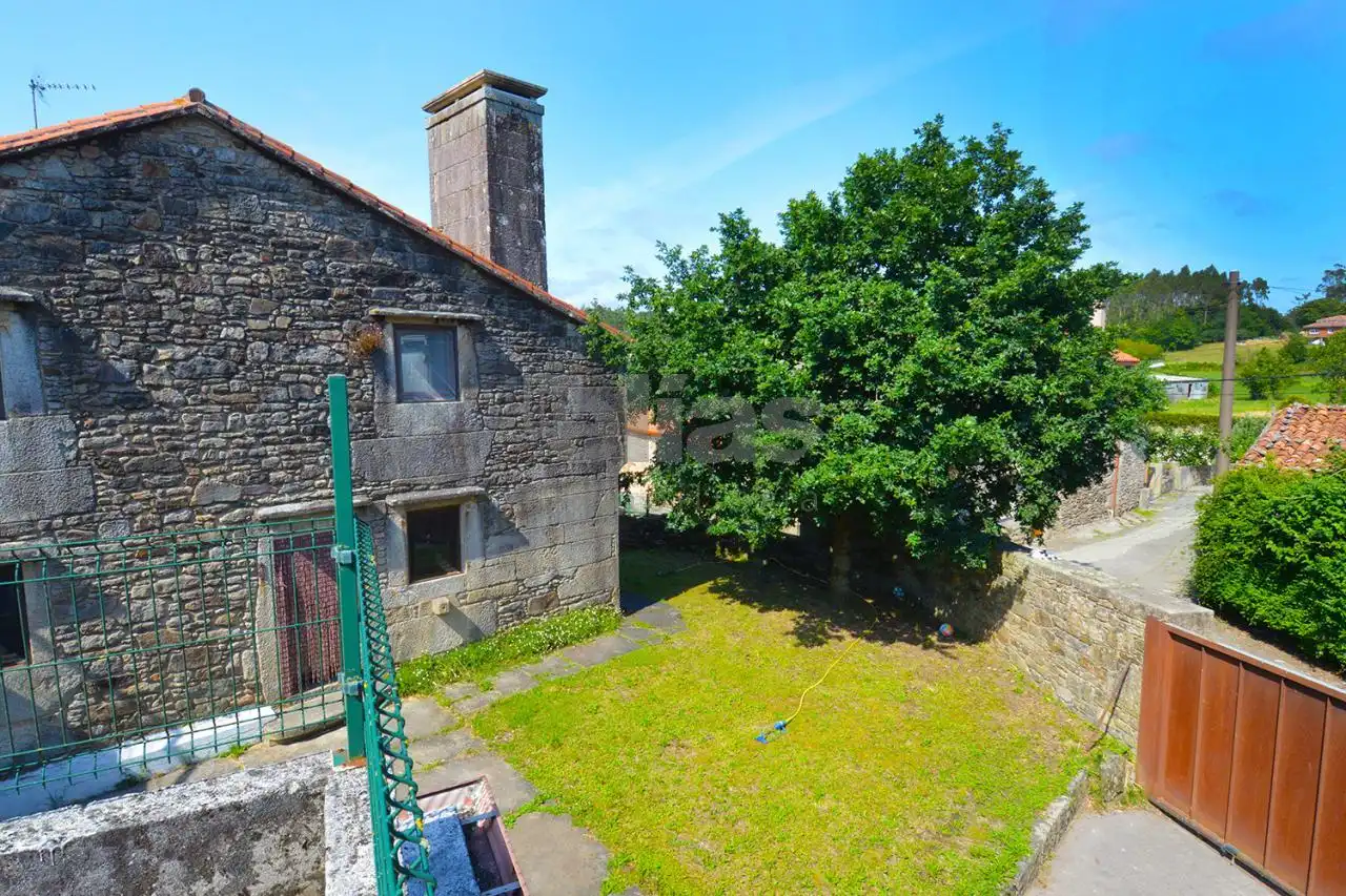 Casa o xalet en venda en Vimianzo amb Calefacció, Jardí privat i Terrassa