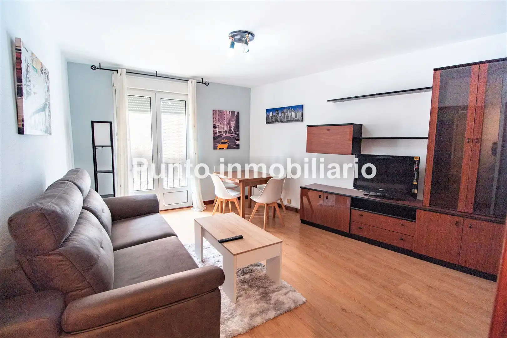 Flat with terrace to rent in Calle de Teresa Gil, imagen 4