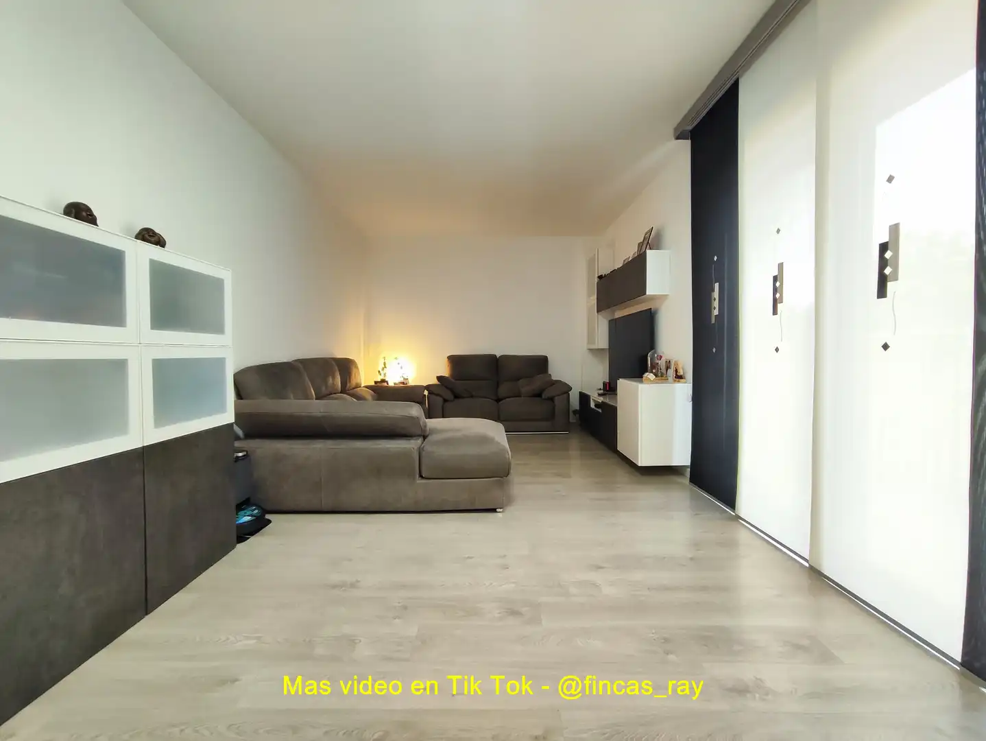Sala de estar de Piso en venta en Ripollet con Aire acondicionado, Calefacción y Parquet