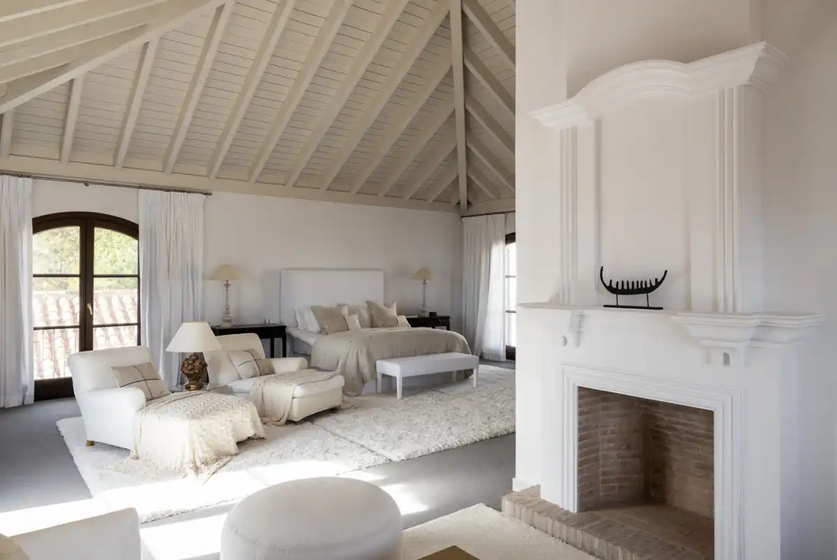 Bedroom of Detached homes for sale in Benahavís  with Air Conditioner, Terrace and Jacuzzi