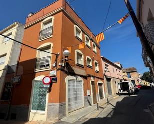 Vista exterior de Casa adosada en venda en Ripollet amb Terrassa, Traster i Balcó